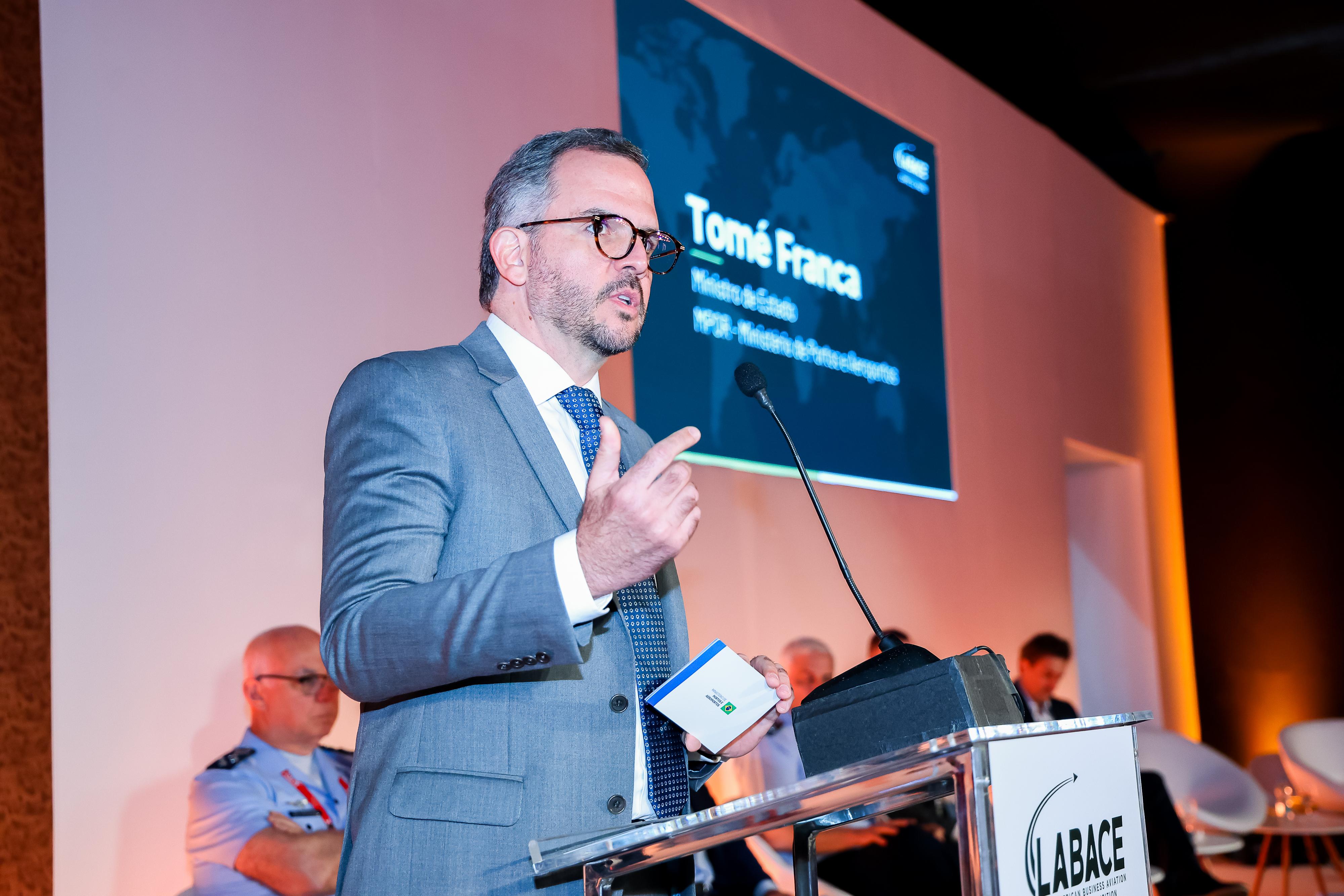 Ministro Tomé Franca participa da abertura da 21ª Labace