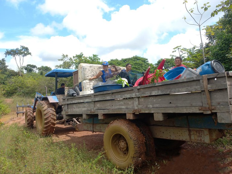 Moradores irregulares deixam a terra indígena