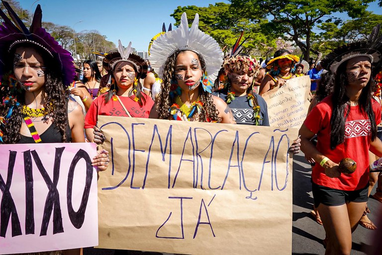 Aconteceu no dia (13), em Brasília, a III Marcha das Mulheres Indígenas, que marcaram presença nas ruas da capital federal mostrando toda sua diversidade de povos e culturas.