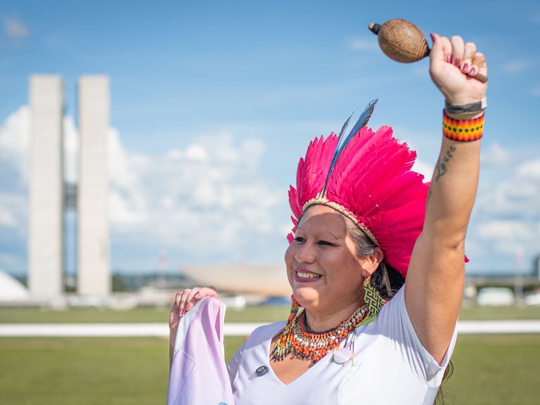 Samantha Terena, marsha pela visibilidade trans - credito Amanda Lelis.png