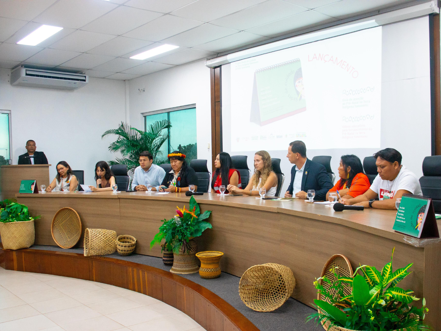 202507 Guia prenatal Yanomamai - foto Leticia Rocha MPI (1).png