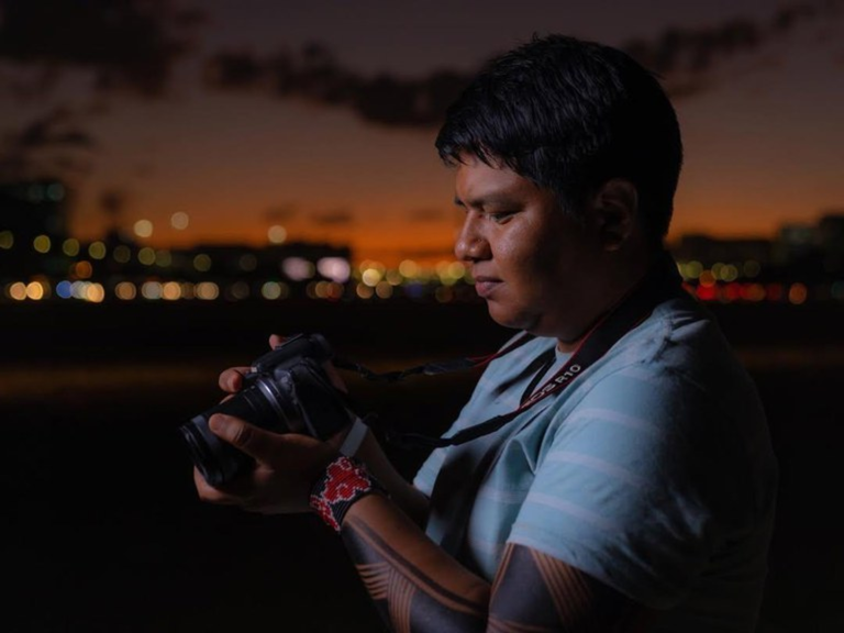 Ministério dos Povos Indígenas lança primeira edição de concurso nacional de fotografia para promover o protagonismo de comunicadores indígenas e perpetuar legado de sensibilidade e resistência
