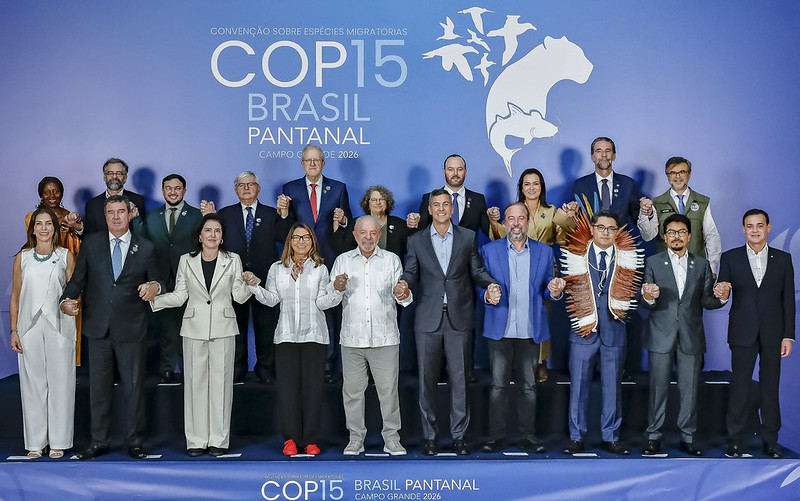 Secretário Executivo Eloy Terena posa para foto oficial da COP 15 ao lado de outras autoridades brasileiras, como o presidente Lula, a primeira dama Janja e ministros.
