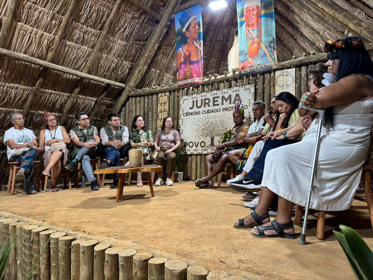 Indígenas debatem a Jurema em palco