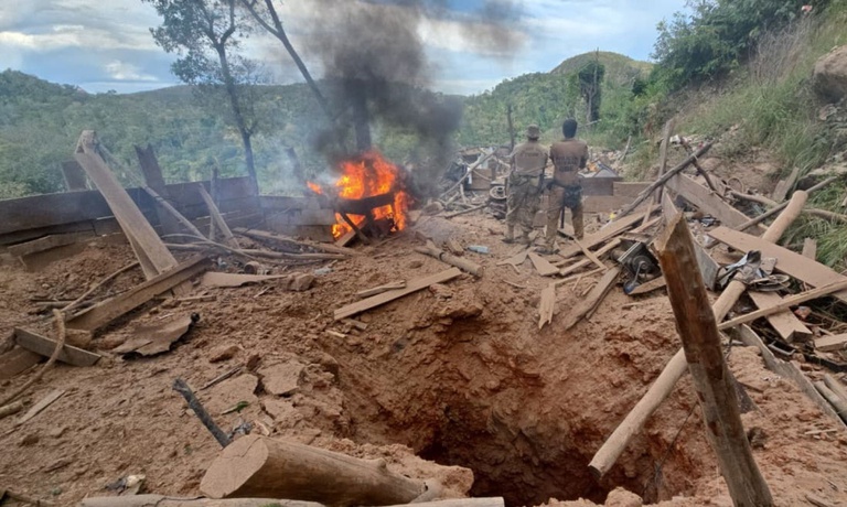 Garimpo ilegal destruído