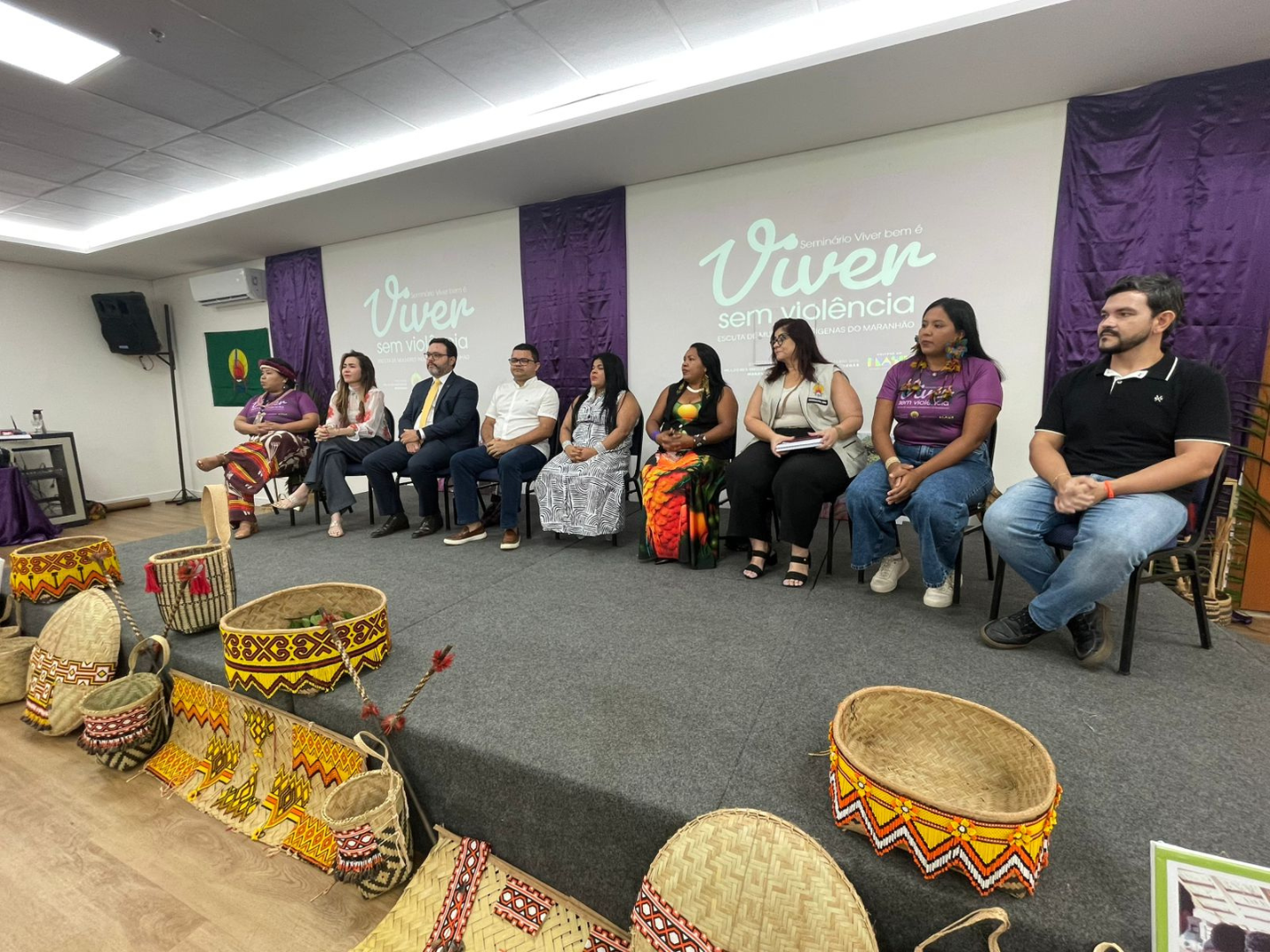 Ministra Sonia Guajajara debate violência contra mulheres indígenas e aponta subnotificação em seminário no Maranhão