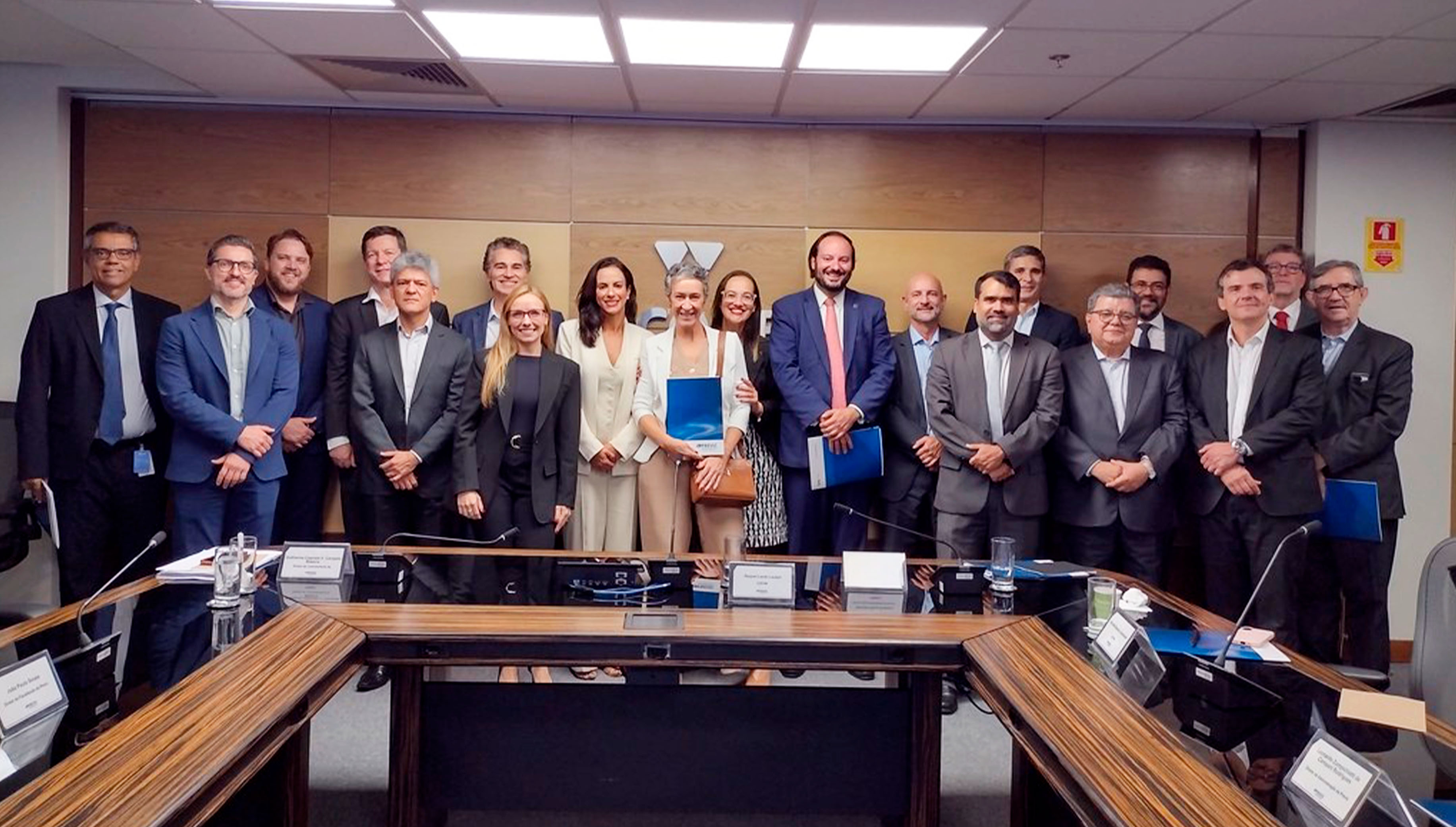 PREVIC: Comissão de Fomento se reúne para discutir estratégias para a previdência complementar fechada