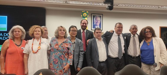 Os participantes ao final da audiência pública