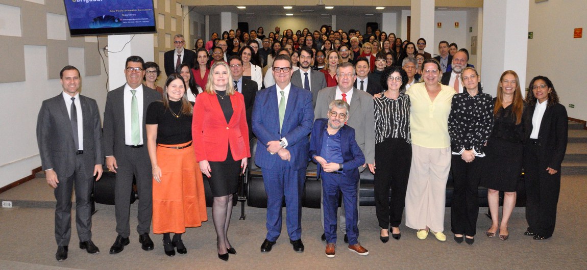 Ministro da Previdência Social destaca importância da Ouvidoria em encontro com servidores