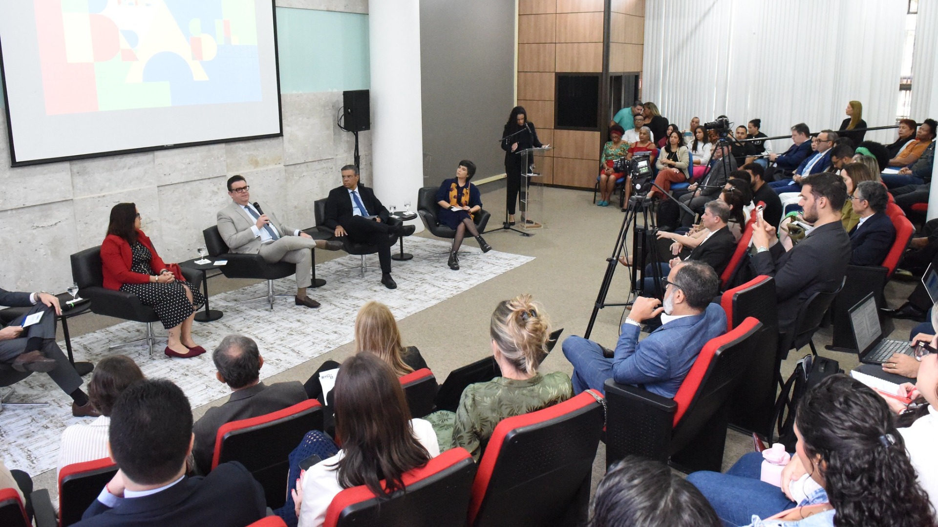 Ministério da Previdência Social promove debate sobre o uso de linguagem simples na comunicação com o cidadão