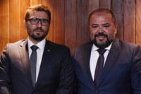 Ministro Oliveira transmite cargo de presidente do INSS a Guilherme Serrano