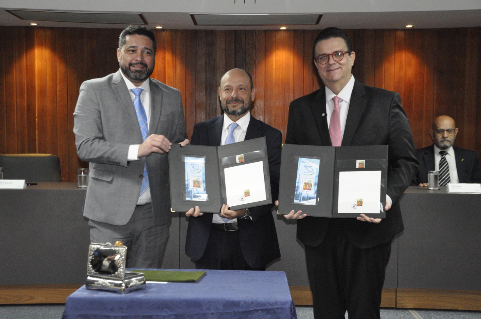 Ministro da Previdência Social, presidente dos Correios e presidente do INSS