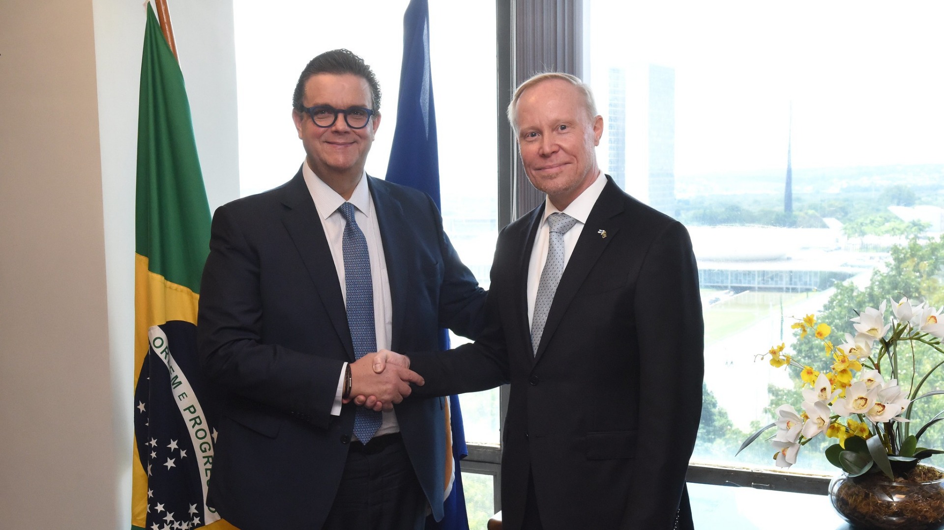 Ministro Wolney Queiroz recebeu o embaixador Antti Kaski para tratar de proteção social, intercâmbio de boas práticas e a possibilidade de um acordo bilateral de seguridade