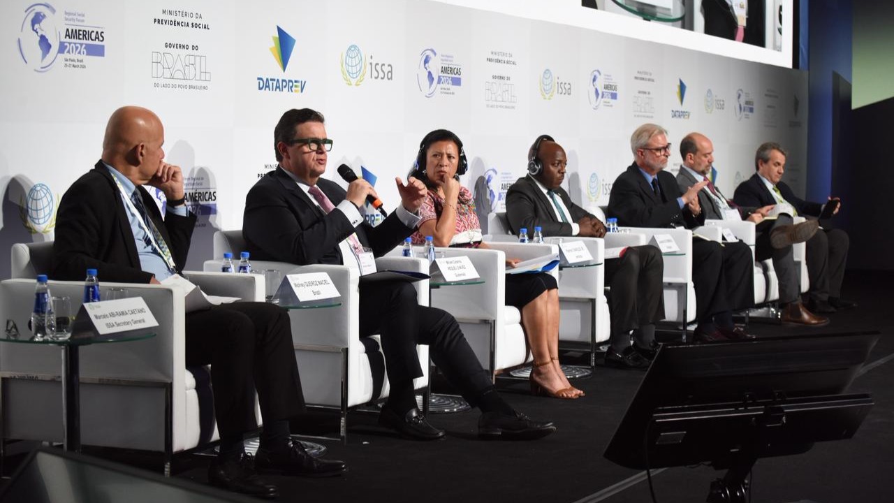 No último dia do evento em São Paulo, Simpósio de Alto Nível debateu estratégias para proteger trabalhadores diante das transformações tecnológicas e do mercado de trabalho