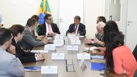 Ministros Wolney Queiroz e Wellington Dias estudam melhorias no acesso a benefícios