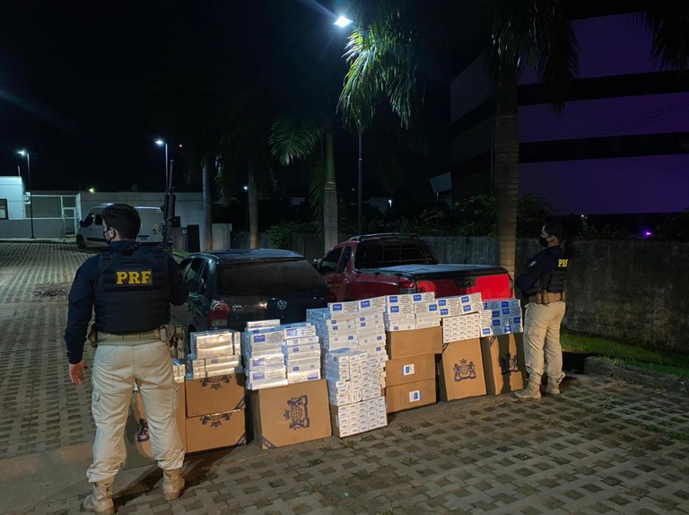 PRF apreende mais de 21 mil maços de cigarros contrabandeados no Acre