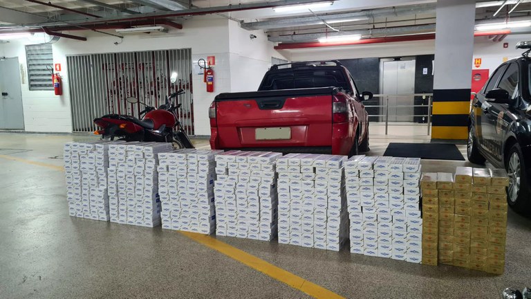 PRF apreende mais de 21 mil maços de cigarros contrabandeados no Acre
