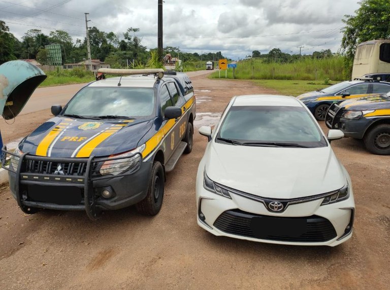 PRF apreende veículo clonado em Rio Branco/AC