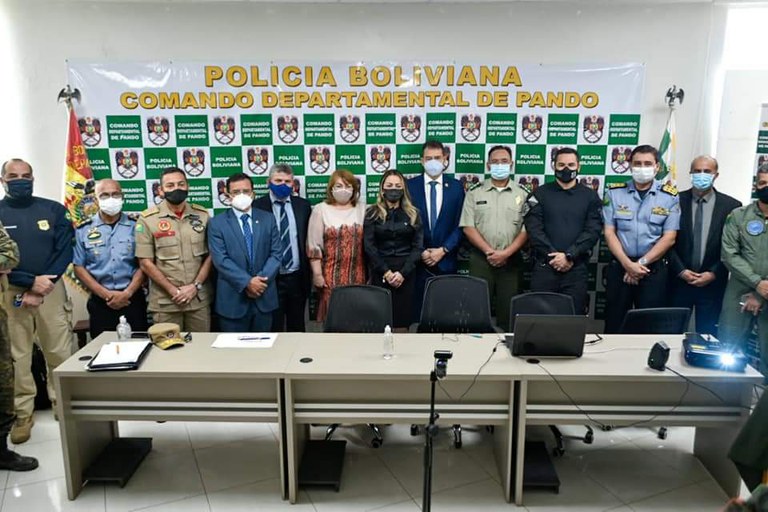 PRF no Acre participa de Fórum na Bolívia pela segurança na fronteira