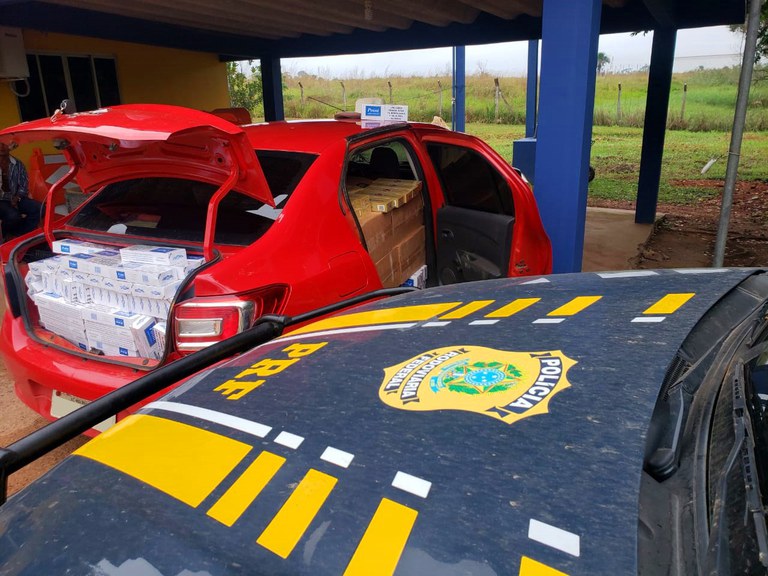 Mais de 10 mil maços cigarros contrabandeados são apreendidos pela PRF em Senador Guiomard