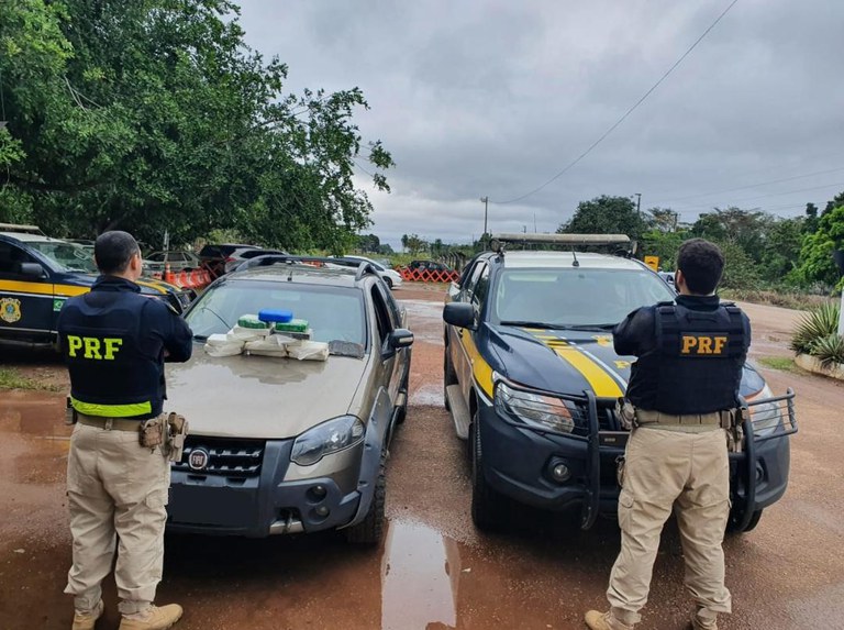 PRF faz apreensão de 13,6 kg de cocaína em Rio Branco