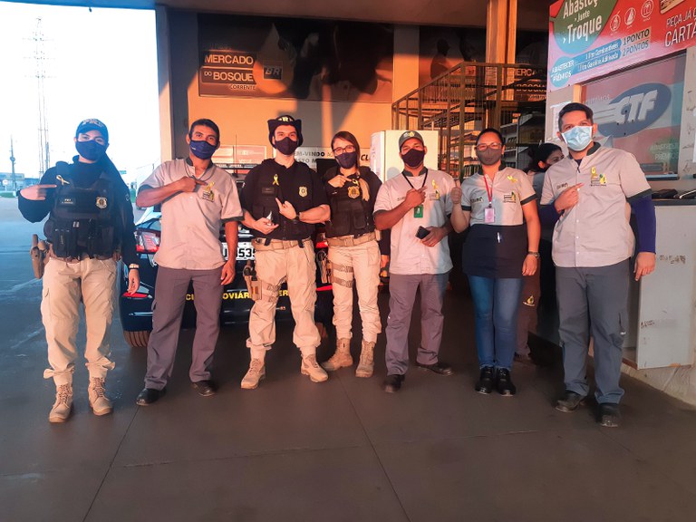 PRF realiza comando educativo em diversos locais de Rio Branco