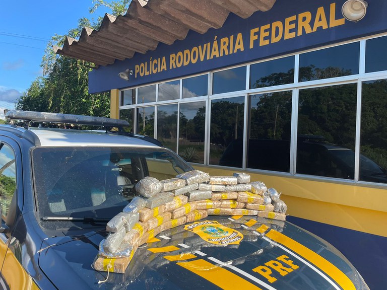 Em menos de 24 horas a PRF no acre faz duas apreensões de drogas neste final de semana