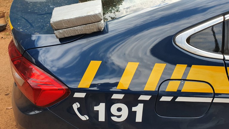 PRF faz apreensão de 2,1 kg de entorpecente na BR-317 no Acre