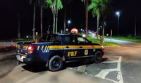 Condutor sem CNH, que dirigia alcoolizado, é preso após fugir da PRF