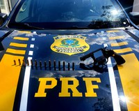 Homem é preso por porte ilegal de arma e munições