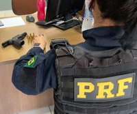 Polícia Rodoviária Federal prende homem que portava ilegalmente arma de fogo