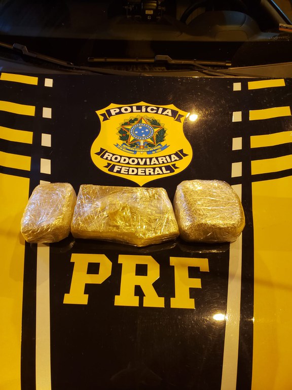 Drogas apreendidas pela PRF em ônibus