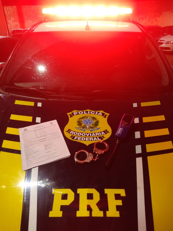Homem é preso pela PRF por dirigir sob efeito de álcool
