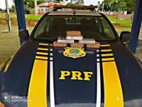 PRF APREENDE COCAÍNA E MACONHA EM CAPIXABA - AC