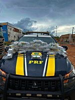 PRF apreende quase 30kg de cocaína em Rio Branco - AC