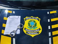 PRF prende homem com mandado de prisão em aberto em Senador Guiomard - AC