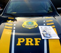 PRF prende mulher com mandado de prisão em aberto em Rio Branco - AC