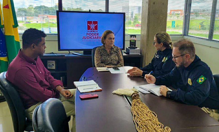 reunião no tj editada.jpg