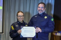 Superintendente da PRF no Acre, Liége Vieira, é empossada pelo Diretor Geral, Fernando Oliveira.