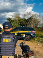 PRF realiza apreensões de motocicletas com registro de furto e veículo com carga de cigarros no Acre