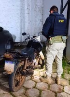 Motocicleta com restrição de roubo/furto é recuperada pela PRF em Rio Branco