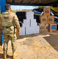 PRF apreende quase 7 mil maços de cigarros contrabandeados no Acre