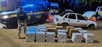 PRF apreende veículo com sinais identificadores adulterados e carga de 11 mil maços de cigarro contrabandeados no Acre