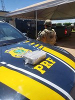 Fiscalizações da PRF no Acre resultam em apreensão de drogas, resgate de aves e cumprimento de mandado de prisão