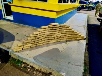 PRF apreende 78 kg de haxixe em veículo transportado por guincho na BR 364 em Rio Branco