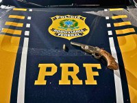 PRF apreende adolescentes portando arma de fogo na BR-364, em Rio Branco (AC)