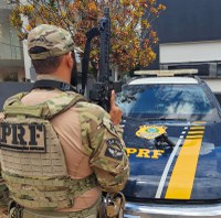 PRF flagra condutor com porte ilegal de arma de fogo na BR-317, em Epitaciolândia/AC