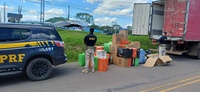 PRF intercepta carregamento de cigarros, folhas de coca e eletrônicos na BR-317, no Acre