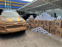 PRF realiza acompanhamento tático e apreende carga de cigarros contrabandeados em Senador Guiomard
