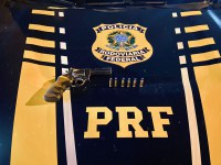 Homem é preso pela Polícia Rodoviária Federal por porte ilegal de arma em Palmeira dos Índios/AL